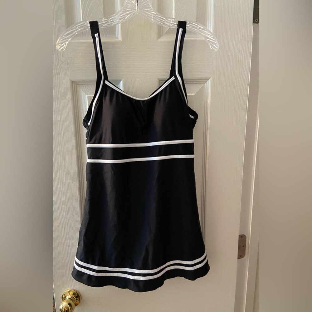 A.C.T. Active Control Technology Swimsuit Top 2219-19A Womens 10